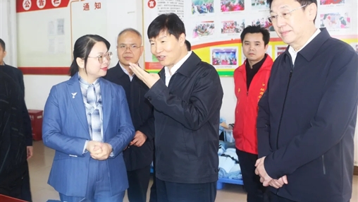 廣西壯族自治區(qū)黨委委員、常委、副書記劉小明蒞臨百裕集團(tuán)環(huán)江車間調(diào)研